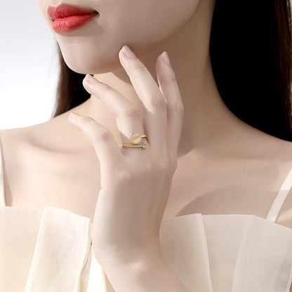 Fashionable and luxurious circular ring with geometric design, high-end women's ring, elegant and refined accessories for women