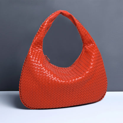 Crescent shaped women's bag hand woven hand-held dumpling bag